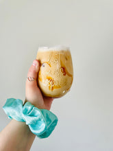 Load image into Gallery viewer, Hot Mess Express Stemless Glass
