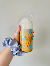 Load image into Gallery viewer, Blue Retro Flower Can Glass
