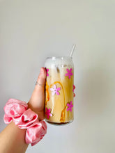 Load image into Gallery viewer, Pink Retro Flower Can Glass
